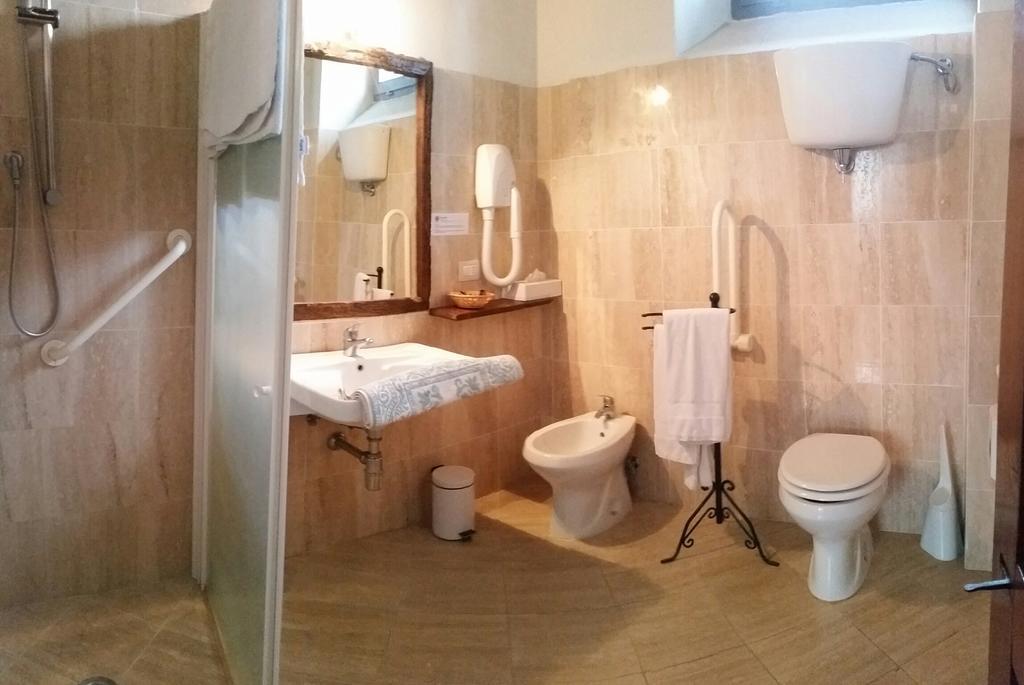 Agriturismo Podere Alberese Ашяно Номер фото